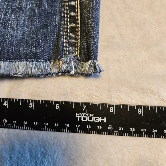 Rock Revival Gwen Capri Women's Raw Hem Flap Pocket Thick Stitch Denim Size 31 - Picture 8 of 11